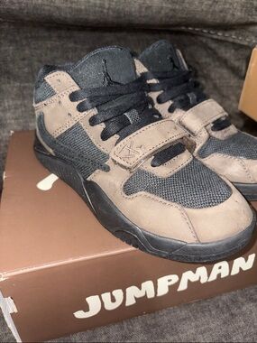 Kids Jumpman Jack Travis Scott - Size 1.5Y